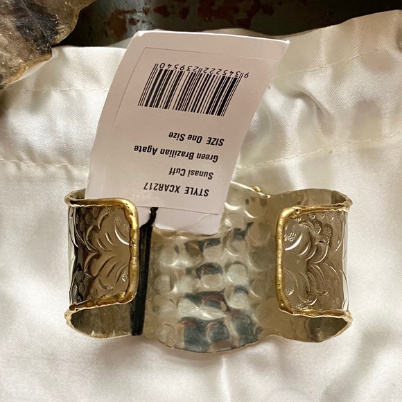 From St Xavier Sunasi Green Agate Cuff Bracelet - Picture 3 of 4